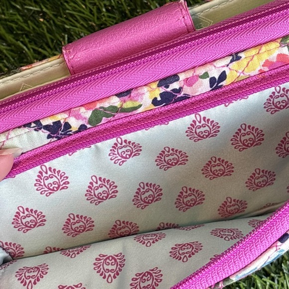 Vera Bradley Floral Quilted Zip Around Wallet Pink Multicolor w/ Wear - Picture 3 of 11